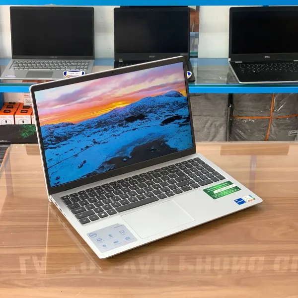 Ảnh Laptop từ các góc nhìn khác nhau
